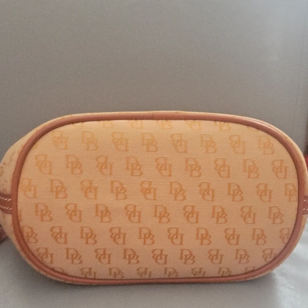 Dooney & Bourke Orange Shoulder Bag - Picture 4 of 8